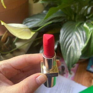 Prada lipstick, LAVA